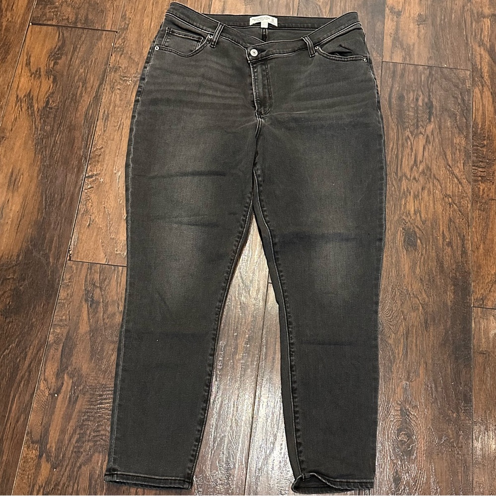 Abercrombie & Fitch Black Denim The Super Skinny Ankle High Rise Jean Curve Love